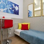 St King 11 By Hi5 Hotel